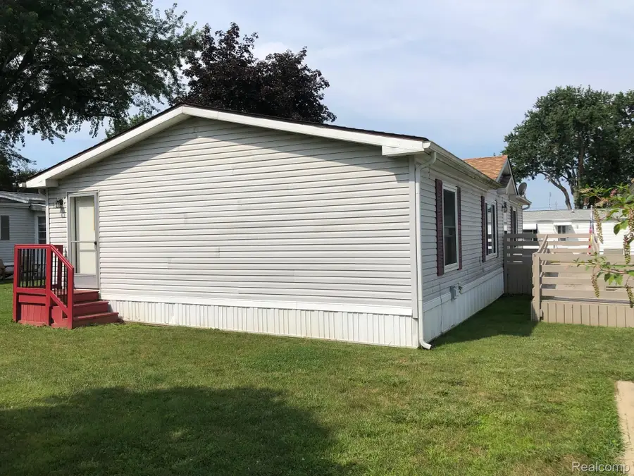 127 Pine Drive, Jonesville, MI 49250 - #2