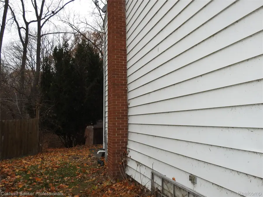 5919 Western Road, Flint, MI 48506 - #2
