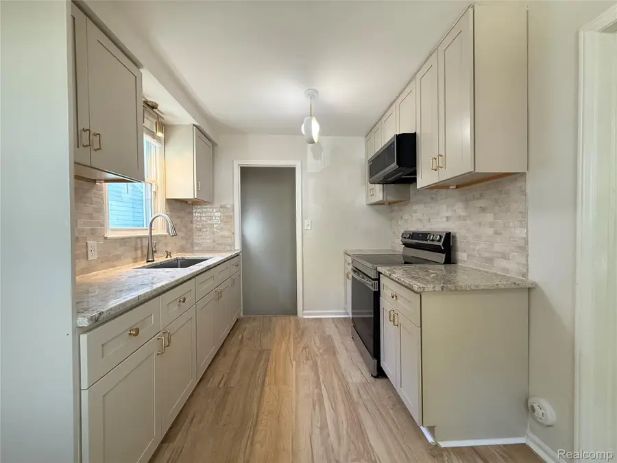 830 Channing Street, Ferndale, MI 48220 - #2