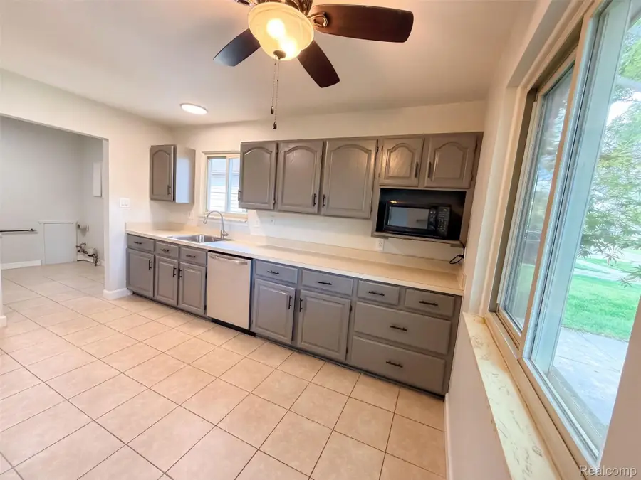 16108 Ziegler Street, Taylor, MI 48180 - #2