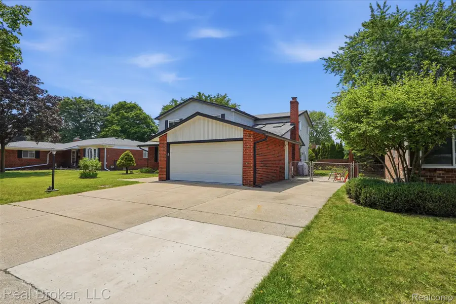 14385 Pere Street, Livonia, MI 48154 - #3