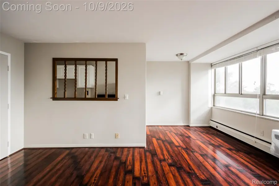 8900 Jefferson #726, Detroit, MI 48214 - #3