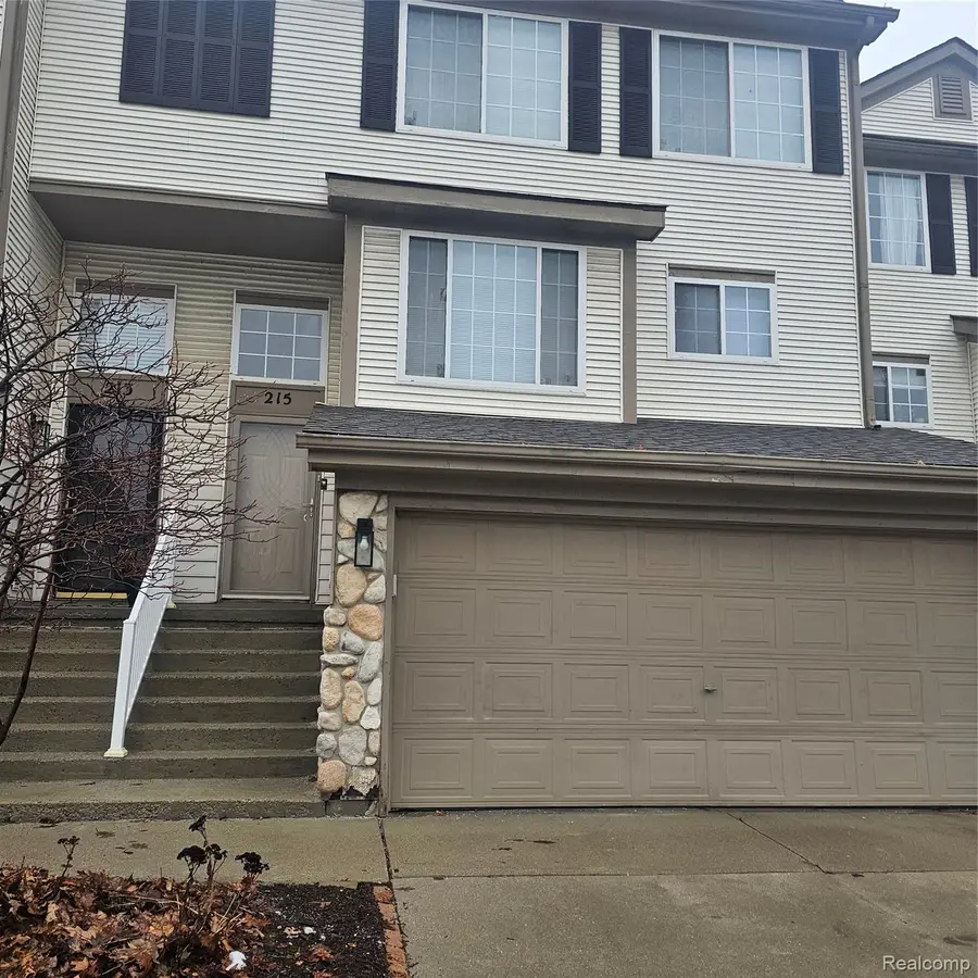 215 Oak Ridge Drive, Pontiac, MI 48341 - #2