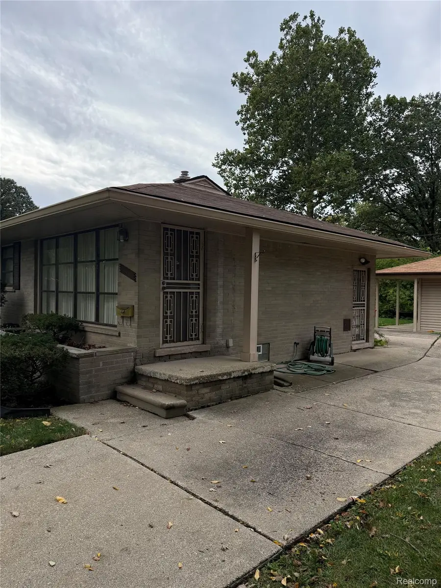 27663 Shagbark Drive, Southfield, MI 48076 - #2