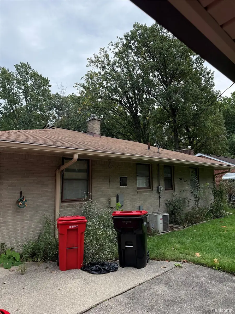 27663 Shagbark Drive, Southfield, MI 48076 - #3