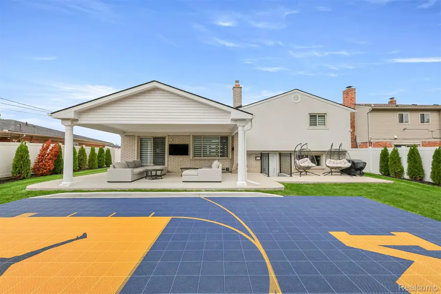 27057 Simone Street, Dearborn Heights, MI 48127 - #3