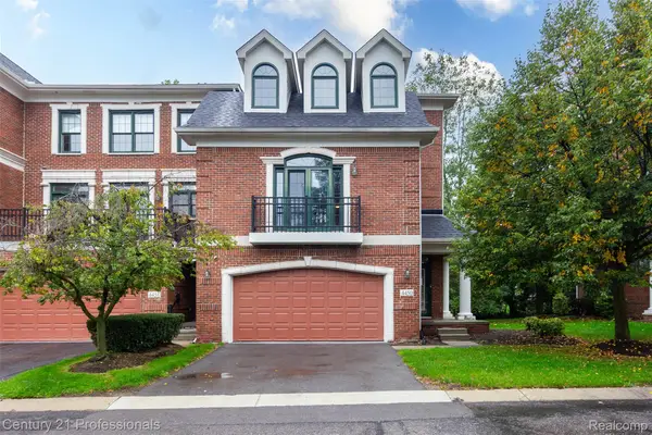4450 Gateway Circle #10, WestBloomfield, MI 48322