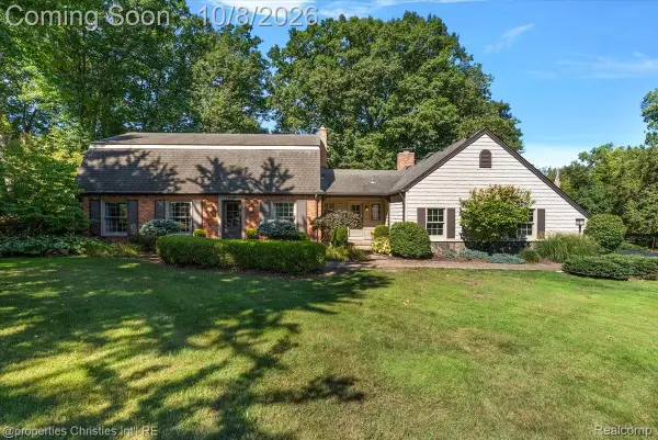 18395 Pinebrook Drive, Northville, MI 48168