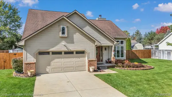 8022 Fox Hollow Road, Goodrich, MI 48438