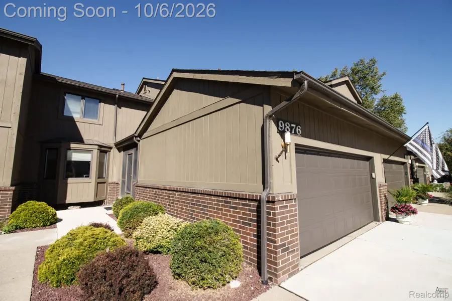 9876 Hawthorne Glen Drive, Grosse Ile, MI 48138 - #2