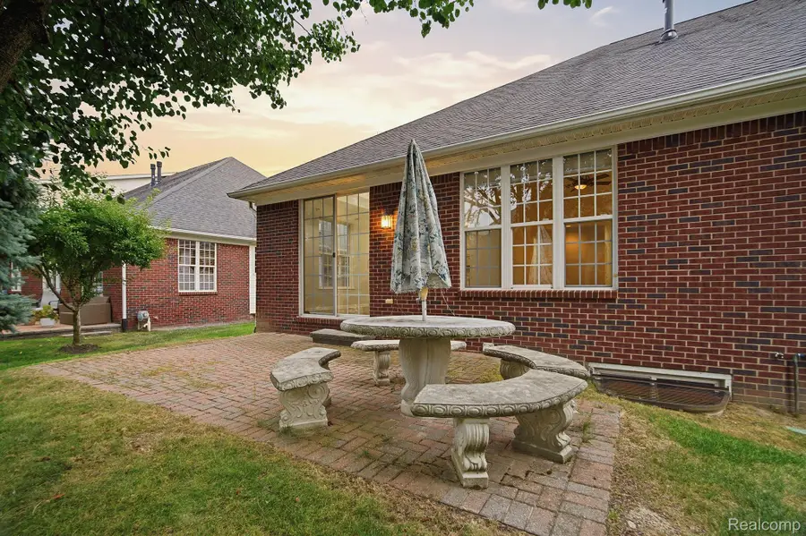 3265 Galaxy Boulevard, Sterling Heights, MI 48314 - #3