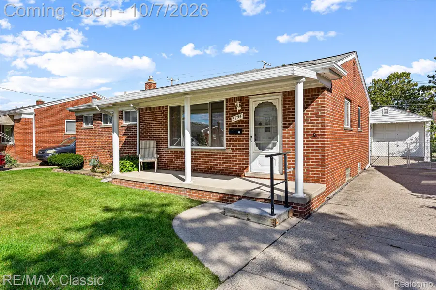 5754 Amboy Street, Dearborn Heights, MI 48127 - #2