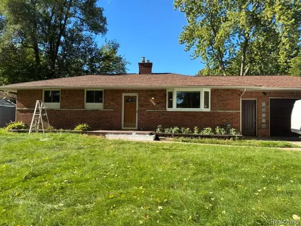 3825 Breaker, Waterford, MI 48329
