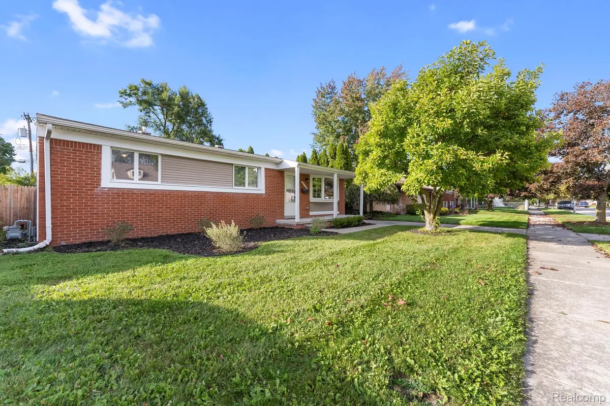 31700 Lafler Drive, Rockwood, MI 48173 - #1