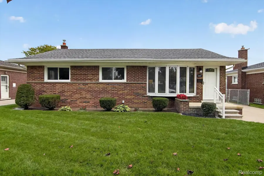 3387 Norwood Drive, Trenton, MI 48183 - #2