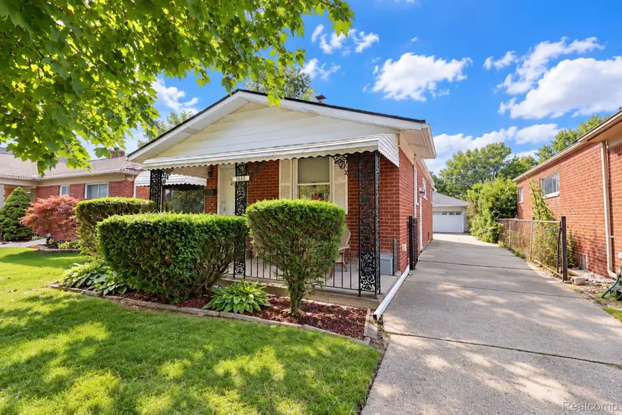 7660 Shenandoah Avenue, Allen Park, MI 48101 - #2