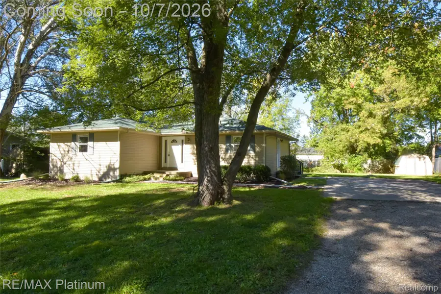 2471 Moore Place, Howell, MI 48843 - #2