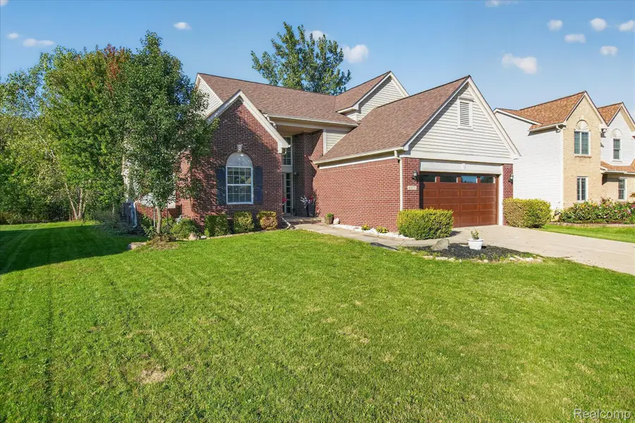 43072 Bradley Drive, Belleville, MI 48111 - #3