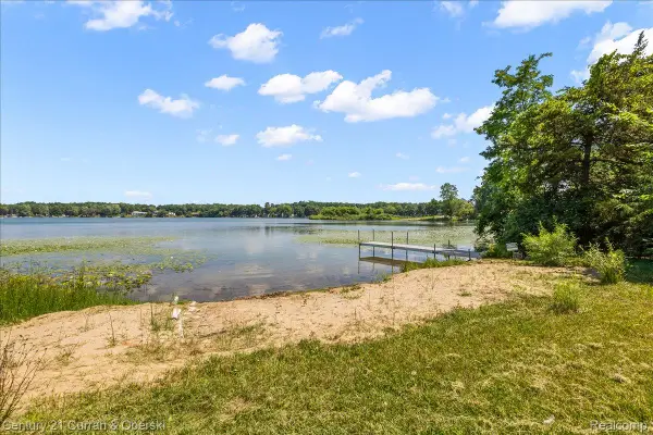 2770 Bogie Lake Road, WhiteLake, MI 48386