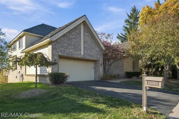 5150 Oakbrooke Drive #11, WestBloomfield, MI 48323