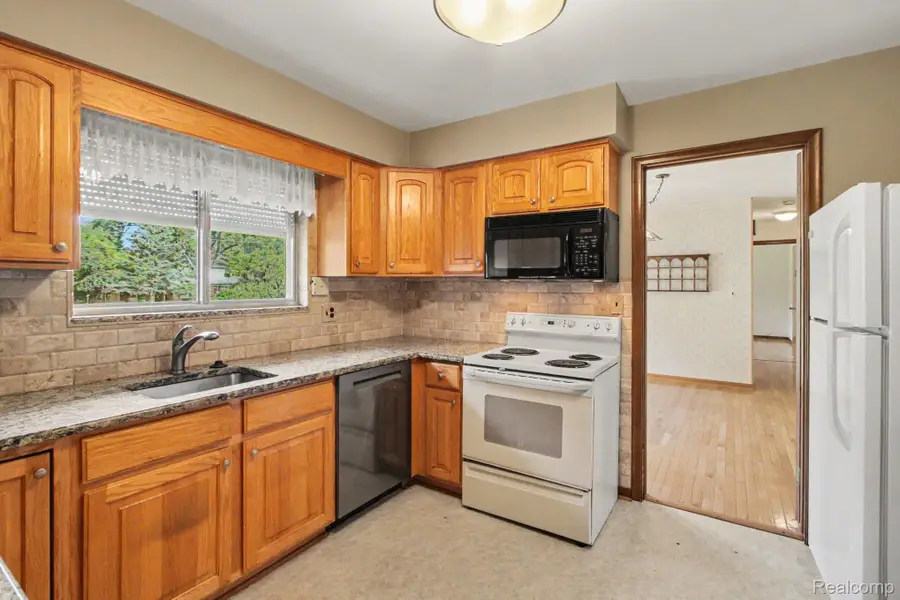 33722 Lyncroft Street, Farmington Hills, MI 48331 - #3
