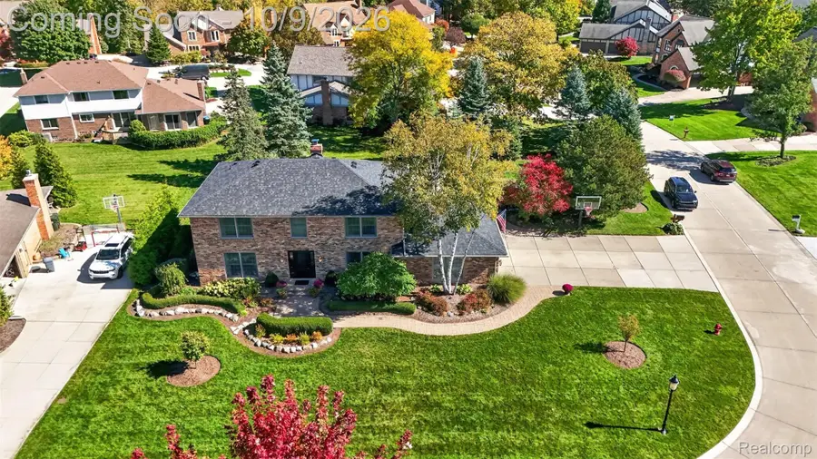 3114 Glengrove Drive, Rochester Hills, MI 48309 - #2
