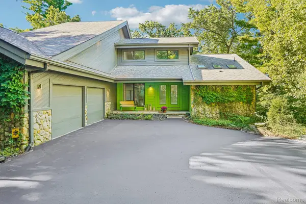 7389 Oak Forest Drive, Clarkston, MI 48346