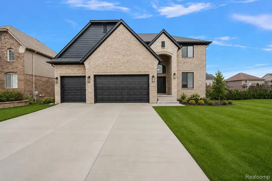 17000 Pienza Drive, Macomb, MI 48042 - #3