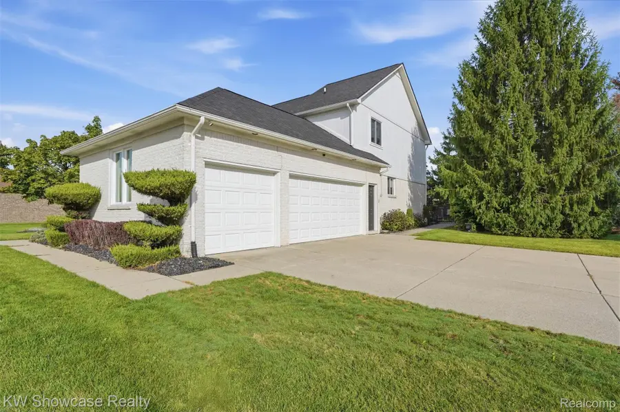 15829 Kennedy Drive, Macomb, MI 48044 - #2