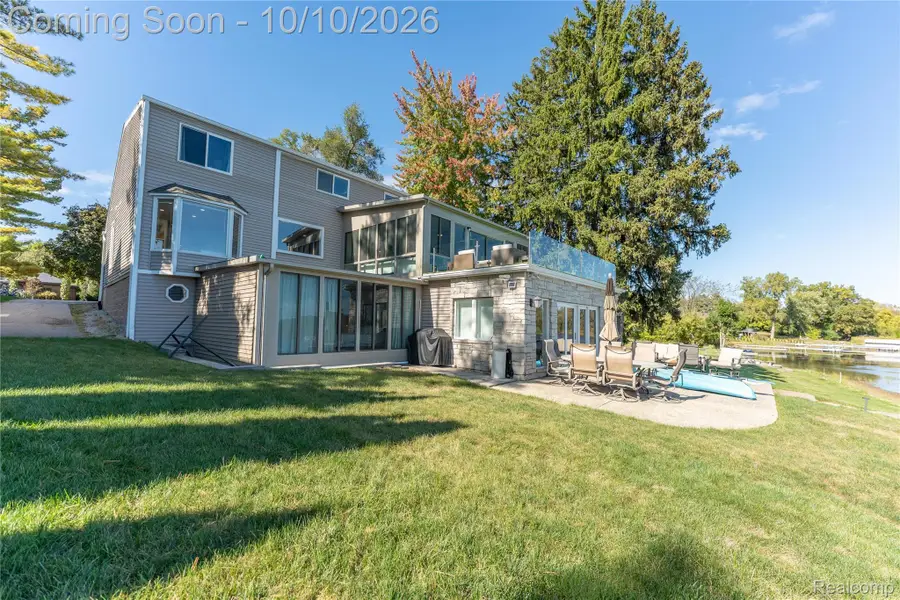 1675 Dell Rose Drive, Bloomfield, MI 48302 - #2