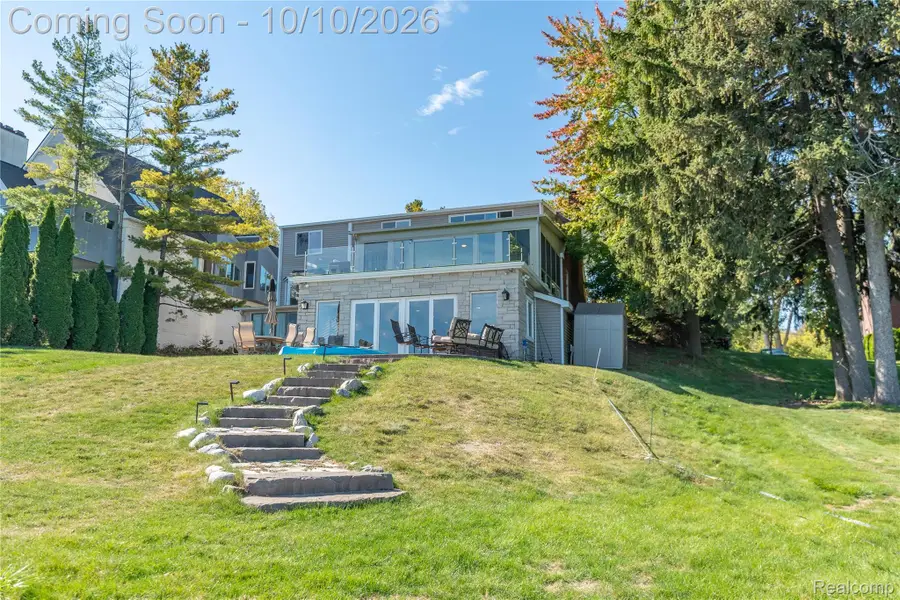 1675 Dell Rose Drive, Bloomfield, MI 48302 - #3