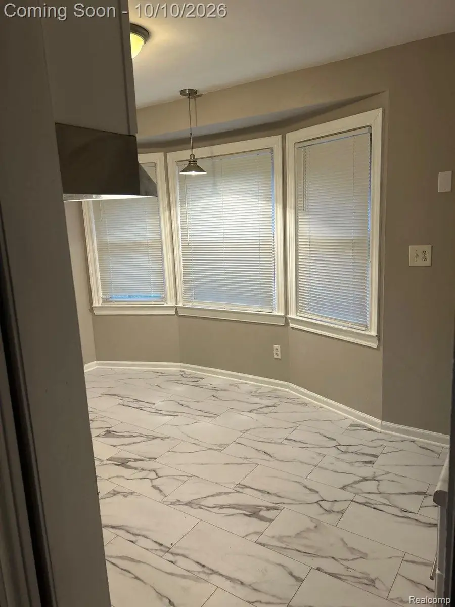 25430 Stanford Street, Dearborn Heights, MI 48125 - #3