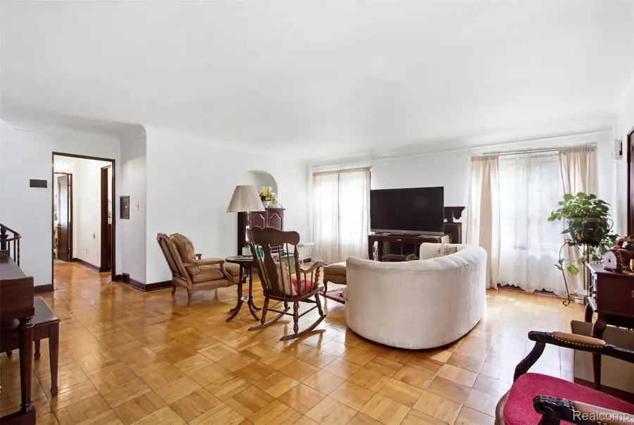 202 Riverside Drive, Detroit, MI 48215 - #3