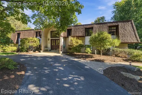 1570 Lomond Lane, RochesterHills, MI 48309