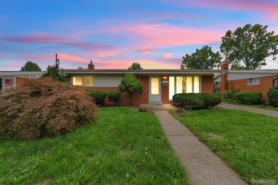 26811 Van Buren Road, Dearborn Heights, MI 48127 - #2