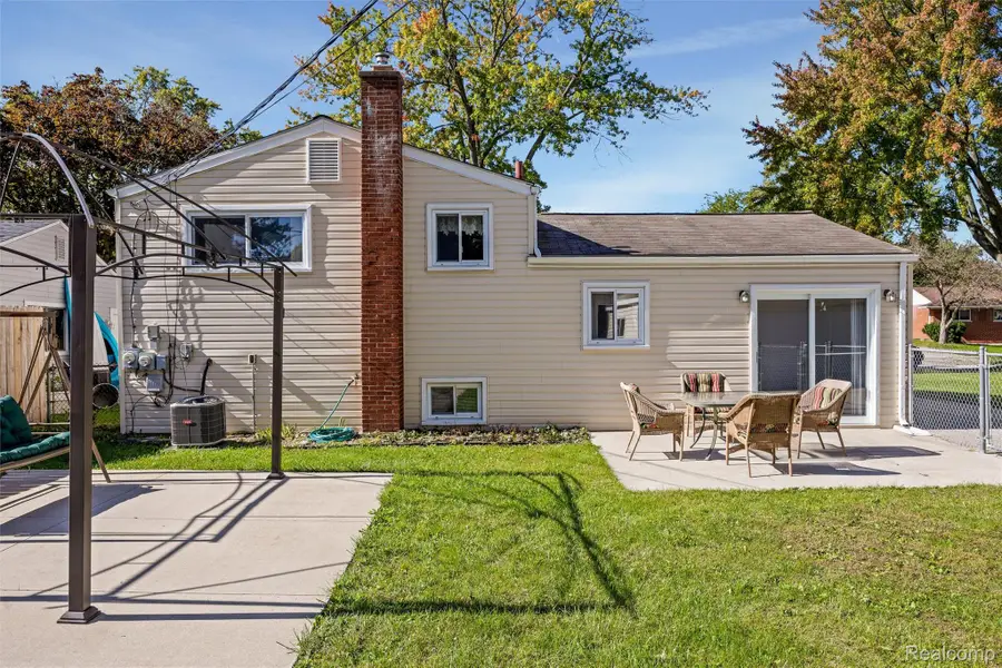 12035 Burtley Drive, Sterling Heights, MI 48313 - #2