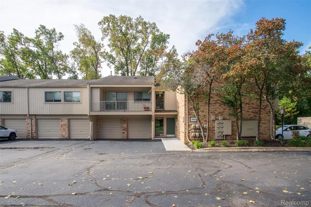 3925 Lone Pine Road #100, West Bloomfield, MI 48323 - #1