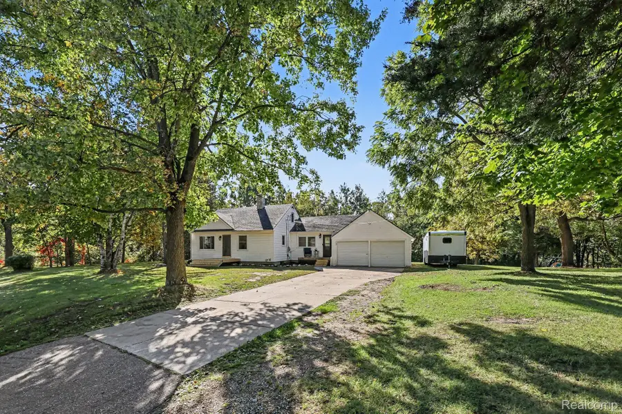 160 Collier Road, Auburn Hills, MI 48326 - #2