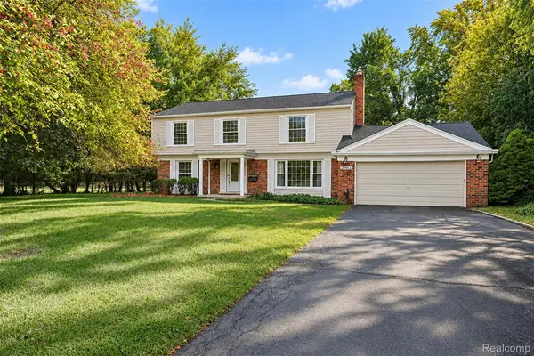 20011 Carriage Lane, BeverlyHills, MI 48025