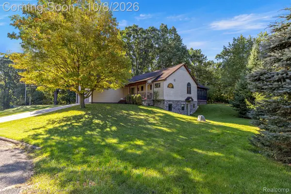 1021 Willow Lane, Howell, MI 48843