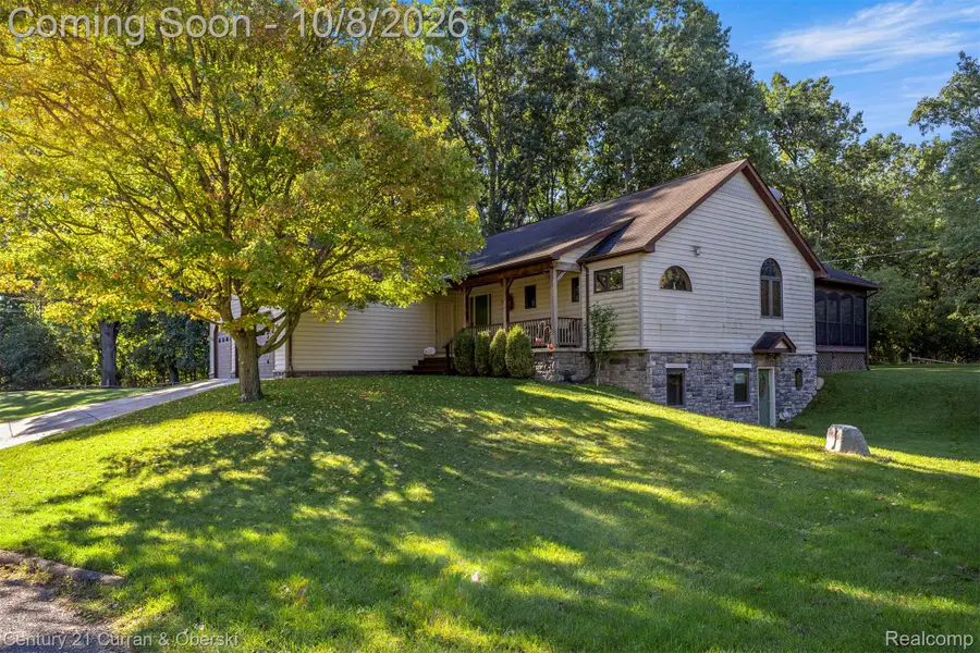 1021 Willow Lane, Howell, MI 48843 - #2