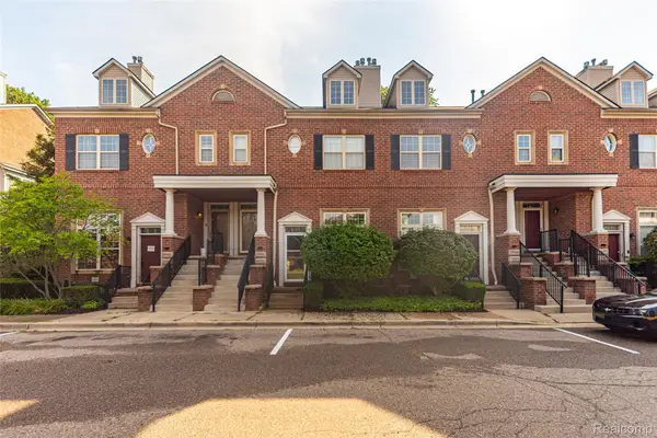 16942 Farmington Road #24, Livonia, MI 48154