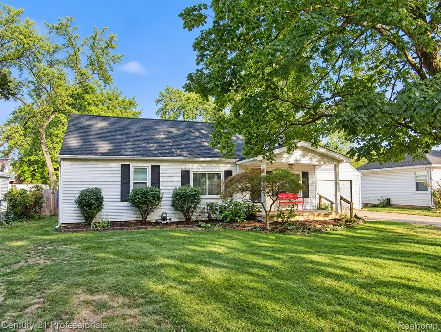 20382 Beatrice Street, Livonia, MI 48152 - #2