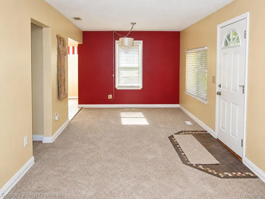 20382 Beatrice Street, Livonia, MI 48152 - #3