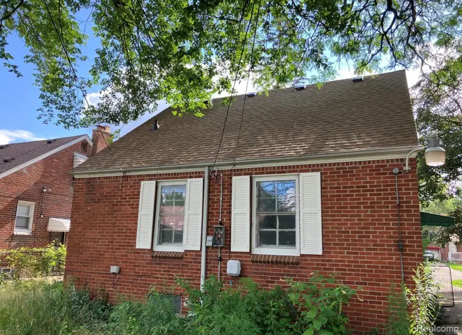 18429 Harlow Street, Detroit, MI 48235 - #2