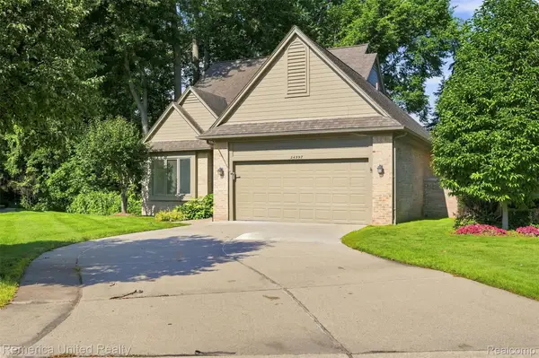 24597 Edgewood Drive, Novi, MI 48374