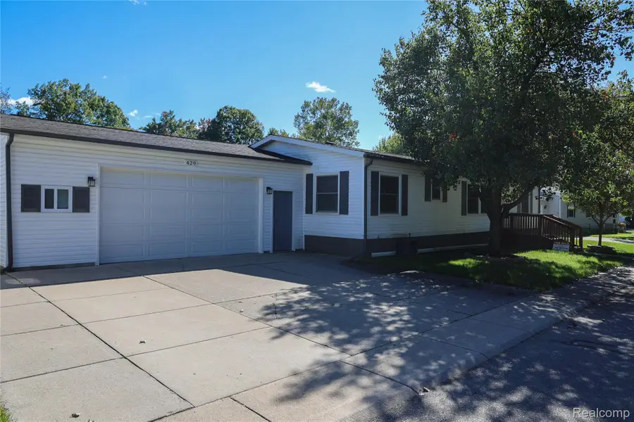 429 Crimson King Circle,, Clarkston, MI 48346 - #2
