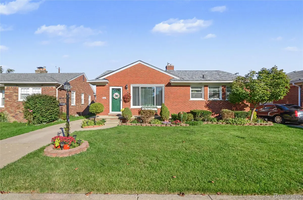 21750 Schroeder Avenue, Eastpointe, MI 48021 - #1