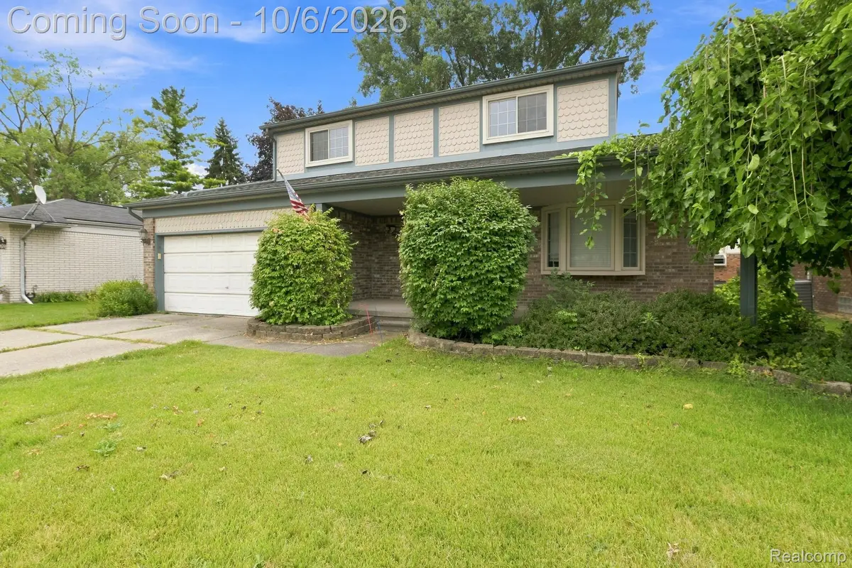 18238 Red Oaks Drive, Macomb, MI 48044 - #1