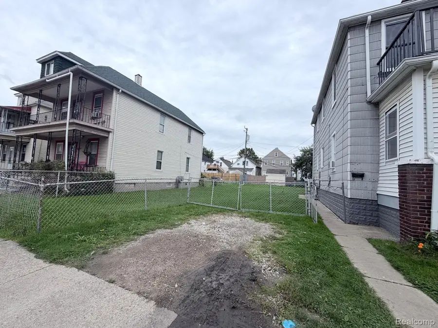 2094 Trowbridge Street, Hamtramck, MI 48212 - #3